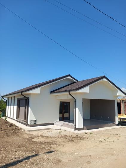 Casă cu 3 camere în Central