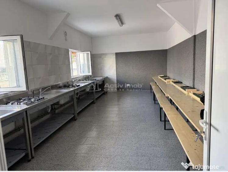 Casă cu 20 camere cu Teren 300 Mp în Central