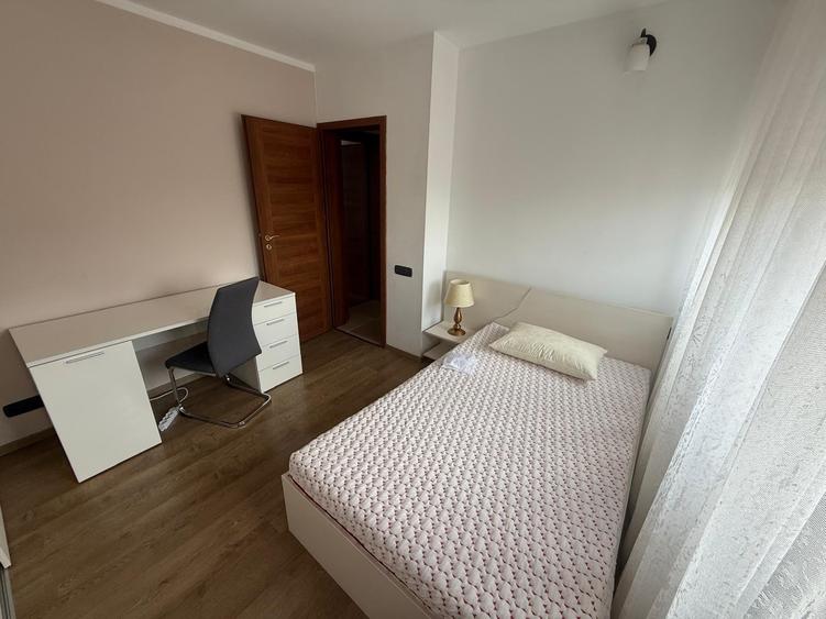 Apartament cu 3 camere decomandat în Dumbrăvița