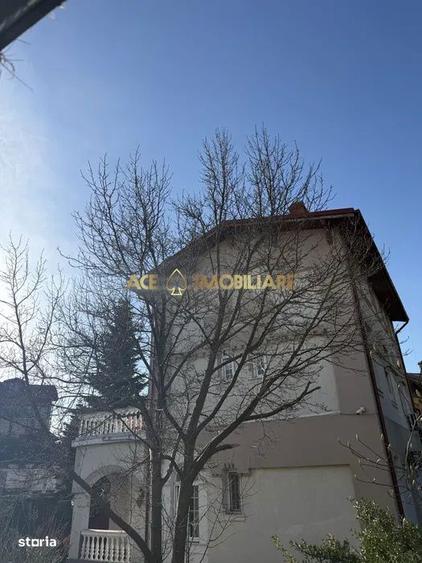 Casă cu 6 camere cu Teren 1000 Mp în Unirii