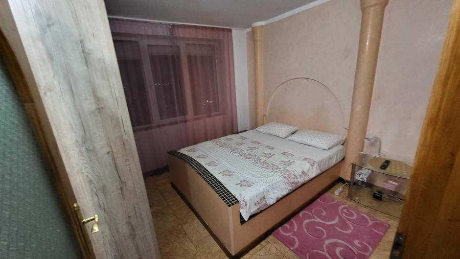 Apartament cu 3 camere semidecomandat în Ultracentral