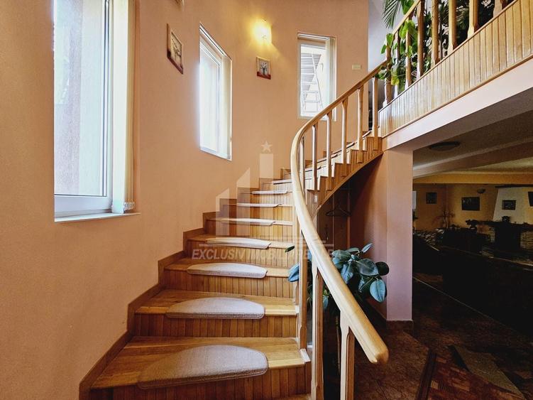 Casă individuală cu 5 camere cu Teren 912 Mp în Lipoveni