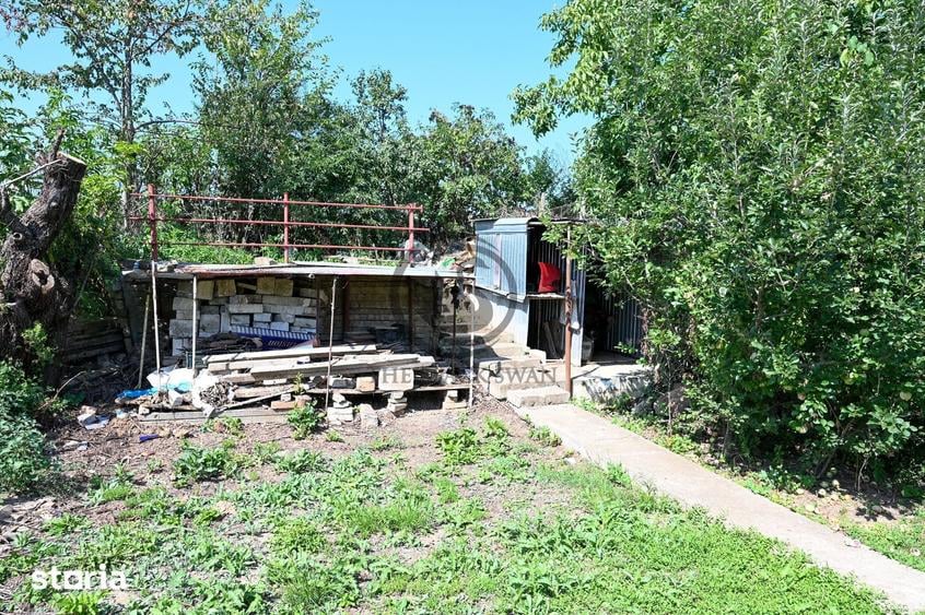 Casă cu 2 camere decomandat cu Teren 444 Mp în Bucov