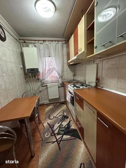 Apartament cu 3 camere semidecomandat în Dacia