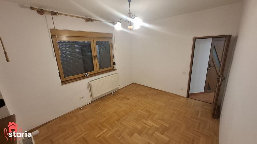 Apartament cu 4 camere în Gara de Nord