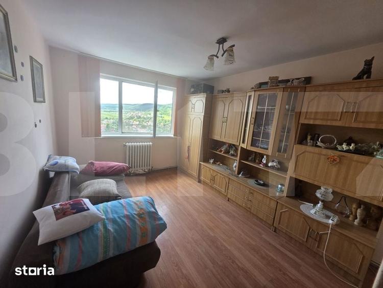 Apartament cu 2 camere decomandat în Simeria