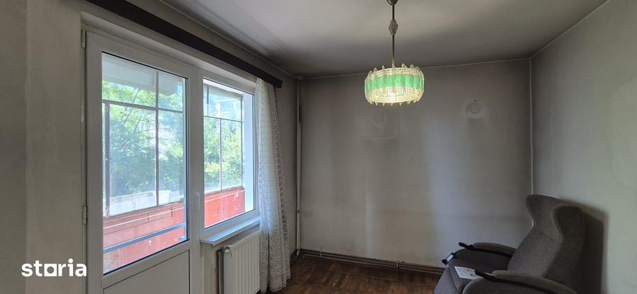 De vanzare ap.3 camere , cart. Tudor- str. Cutezantei - 8