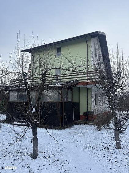 Casă cu 4 camere decomandat cu Teren 1000 Mp în Cornu