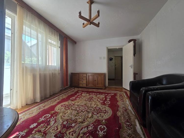 Apartament cu 3 camere decomandat în Gheorghieni