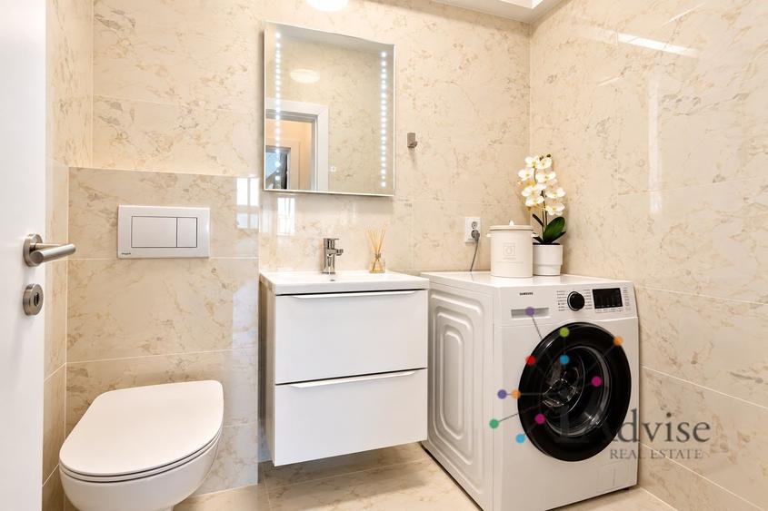 Apartament cu 3 camere decomandat, mobilat în Tractorul