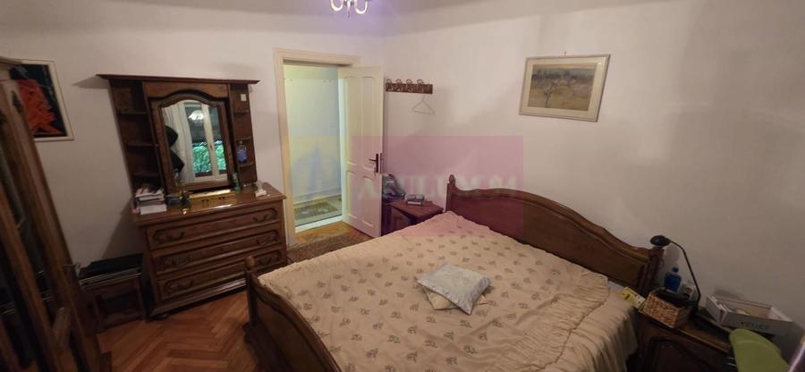Casă individuală cu 6 camere cu Canalizare în Cornu