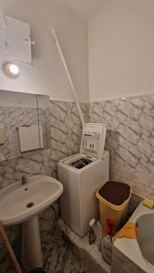 Garsonieră decomandată în Central
