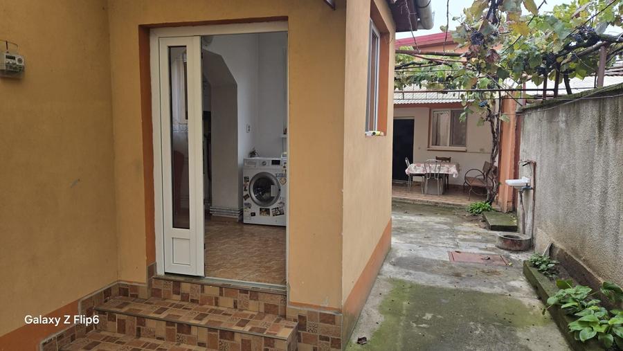 Casă cu 2 camere în Central