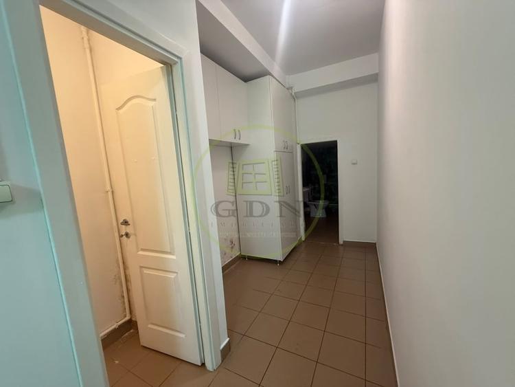 Spațiu comercial, de 683.10998535156 mp, în Central