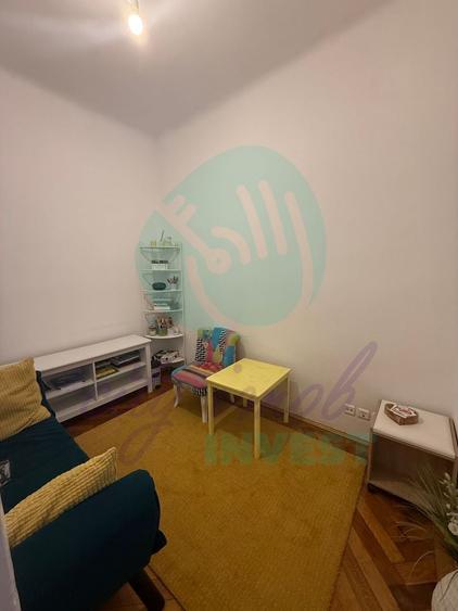 Apartament cu 5 camere semidecomandat în Armeneasca