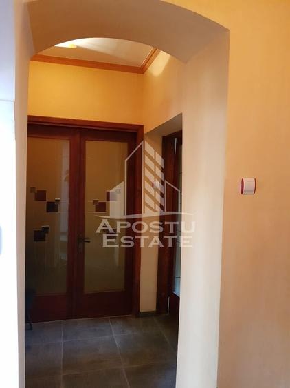 Apartament cu 2 camere semidecomandat în P-ța Unirii