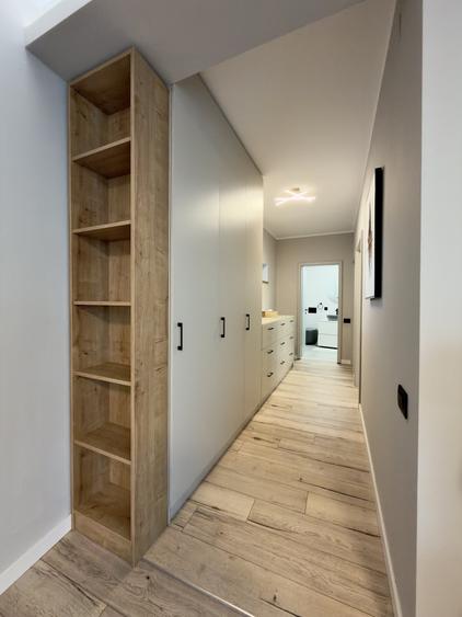 Apartament cu 3 camere semidecomandat, mobilat în Romană