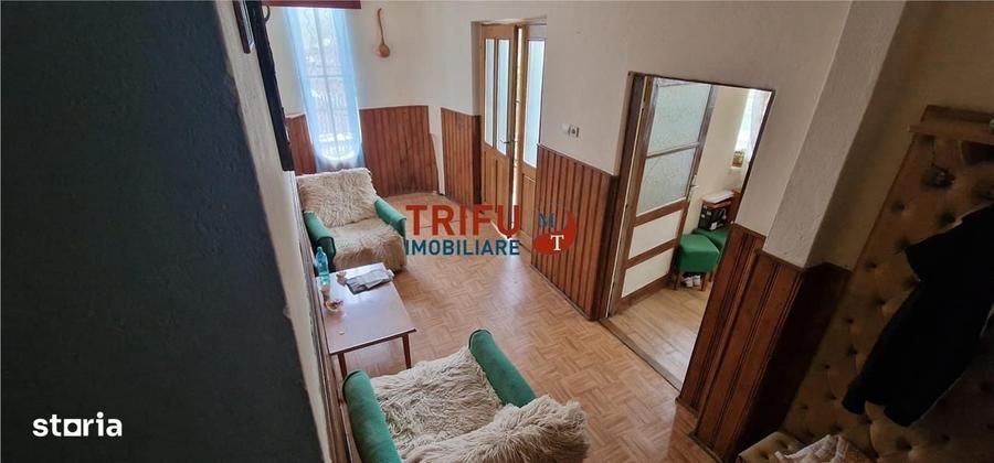 Casă cu 3 camere în Ampoița