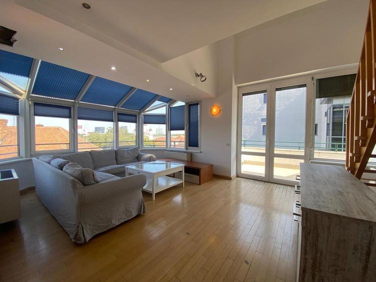 Apartament cu 3 camere decomandat, mobilat în Arcul de Triumf