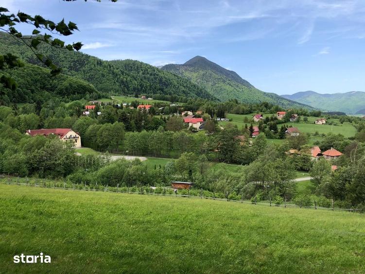 Teren de 5343 mp, în Central