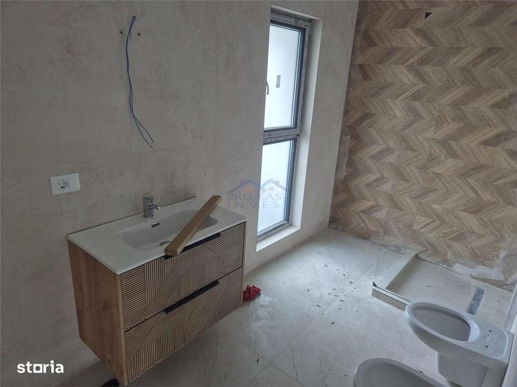 Apartament cu 4 camere în Micești