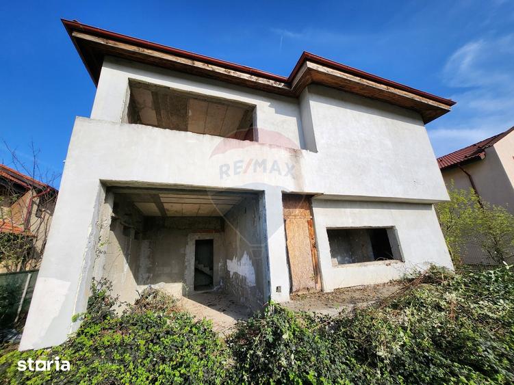 Casă cu 5 camere cu Teren 406 Mp în Nord