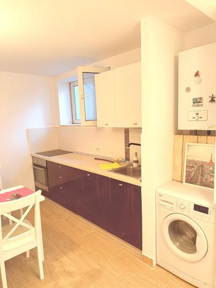 Apartament cu 3 camere semidecomandat în Arcul de Triumf