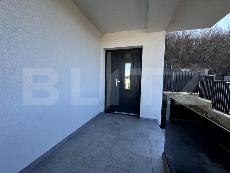Duplex cu 4 camere cu Teren 370 Mp în Dezmir