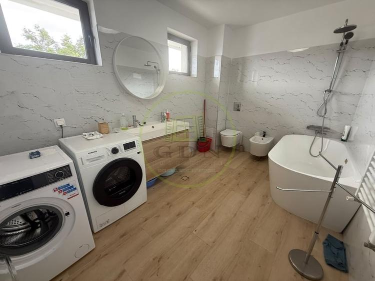 Apartament cu 3 camere decomandat, mobilat în Central