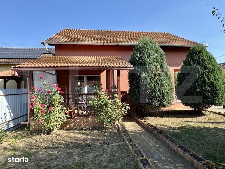 Casă cu 4 camere în Corunca