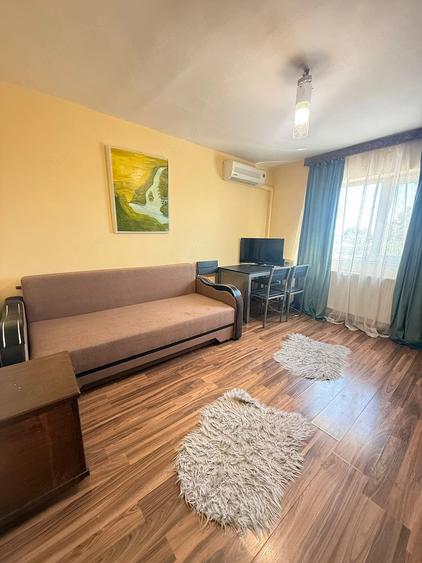 Garsonieră decomandată în Complex Studențesc