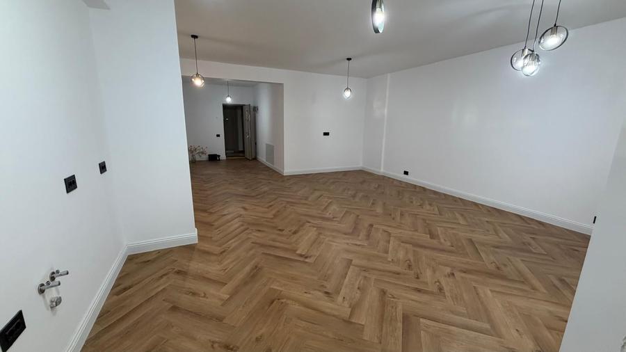 Apartament cu 2 camere semidecomandat în Băneasa