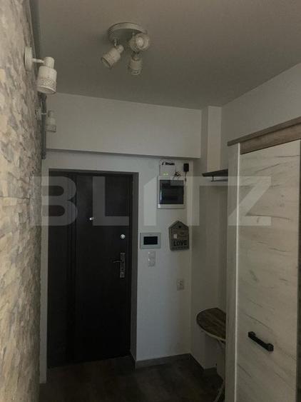 Apartament cu 2 camere semidecomandat, mobilat în Nord