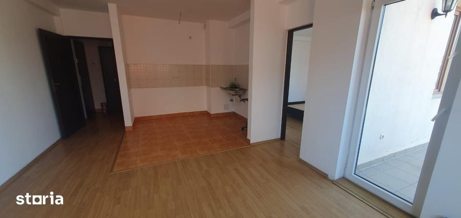 2 camere semid., 1 terasa, incalzire geotermala, necesita renovare - 8