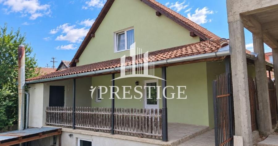 Casă individuală cu 4 camere cu Canalizare în Poplaca