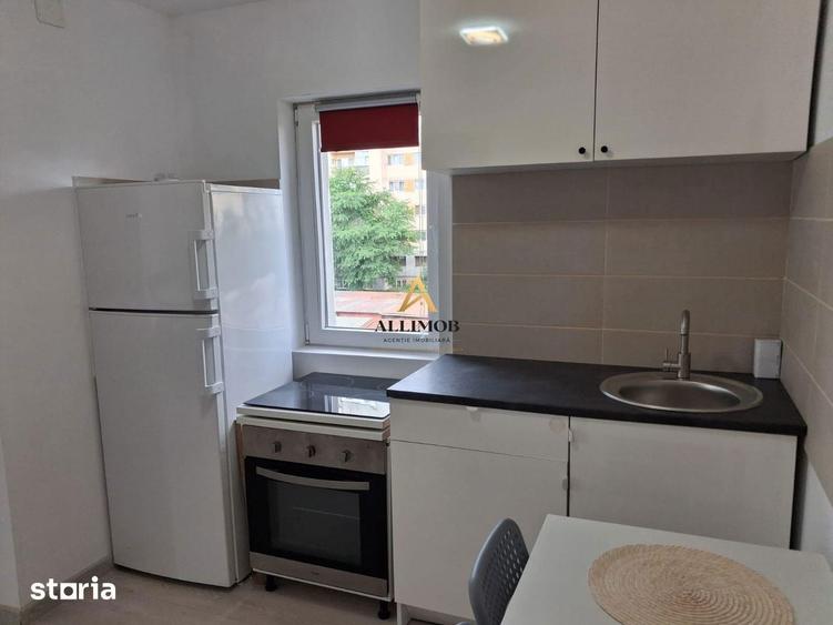 Apartament cu 2 camere în Micro 3