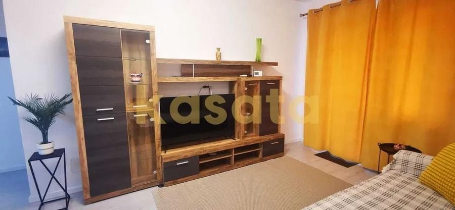 Apartament cu 2 camere semidecomandat, mobilat în Păcii