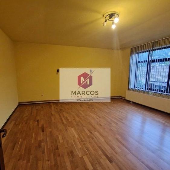Apartament cu 6 camere decomandat în Cuptoare (Reșița)