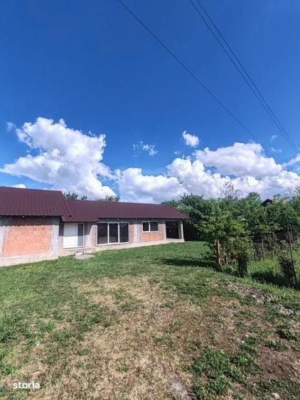 Casă cu 3 camere în Colțirea