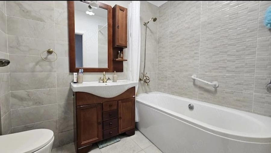 Apartament cu 3 camere semidecomandat în Șelimbăr