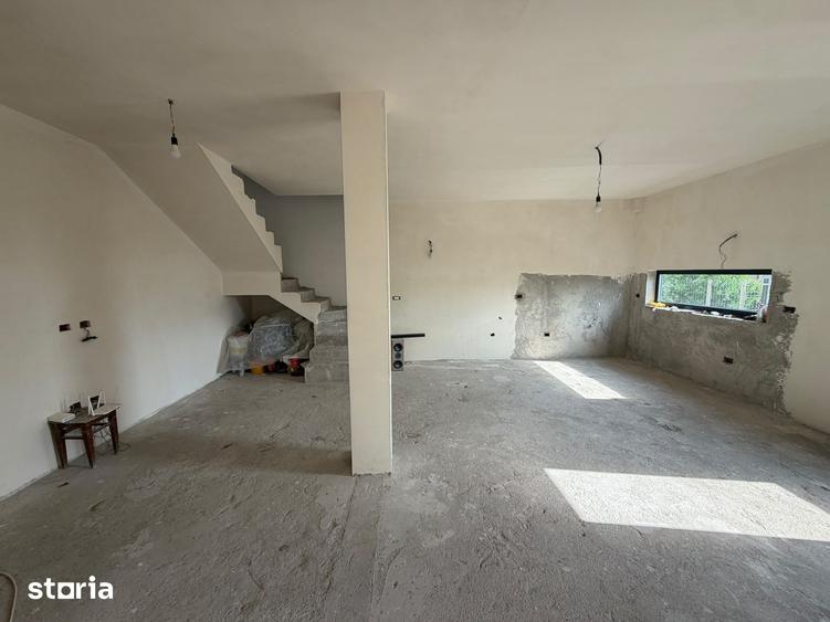 Casă cu 4 camere cu Teren 250 Mp în Vânători