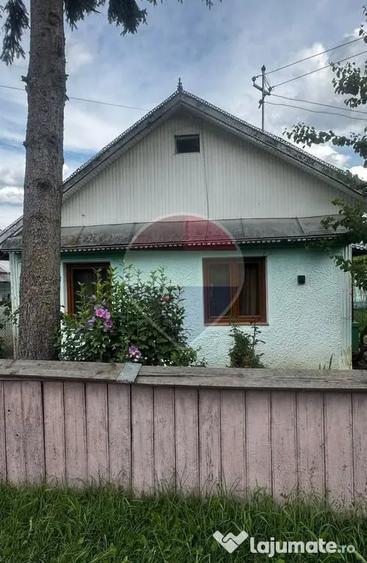 Casă cu 3 camere cu Teren 2600 Mp în Udești