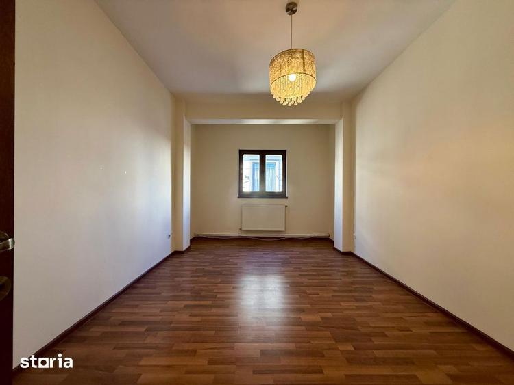 Casă cu 5 camere cu Canalizare în Giurgiului