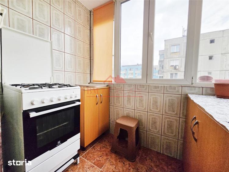 Apartament cu 3 camere, mobilat în Rahova