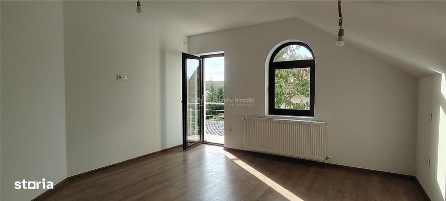 Casă cu 4 camere în Păulești