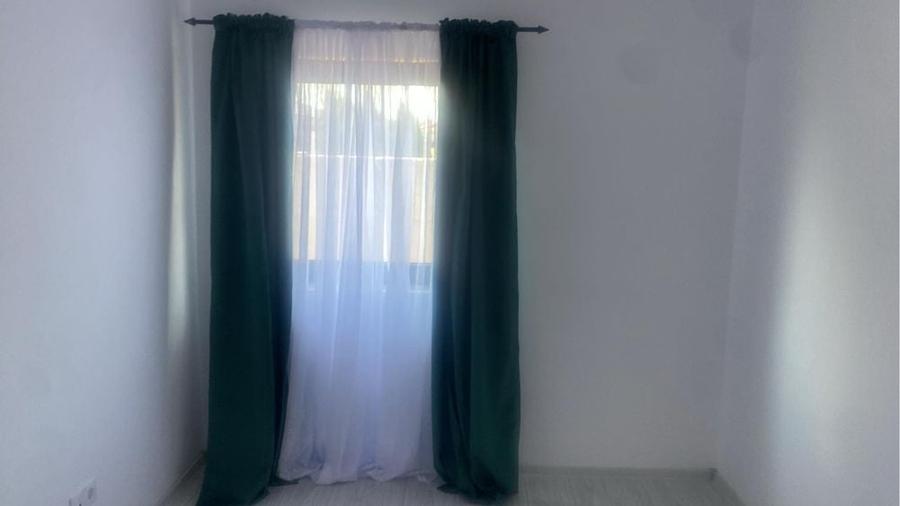 Casă cu 4 camere cu Teren 450 Mp în Stupini