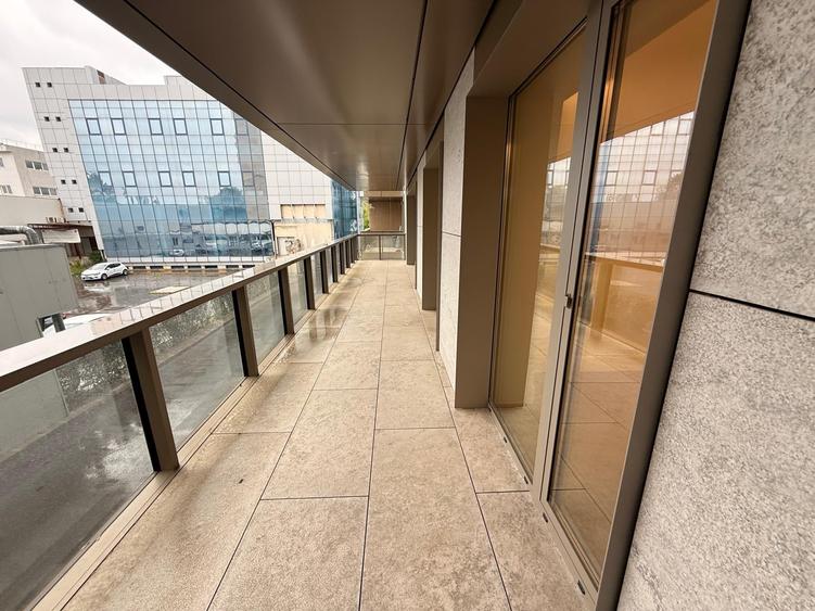Apartament cu 3 camere în Iancu Nicolae