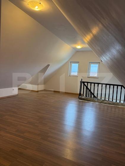 Apartament cu 3 camere semidecomandat, mobilat în Râșnov