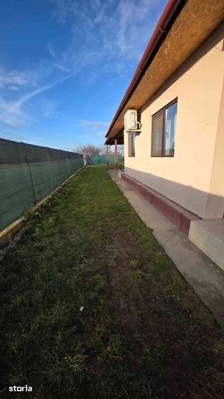 Casă cu 4 camere cu Teren 1700 Mp în Gepiu