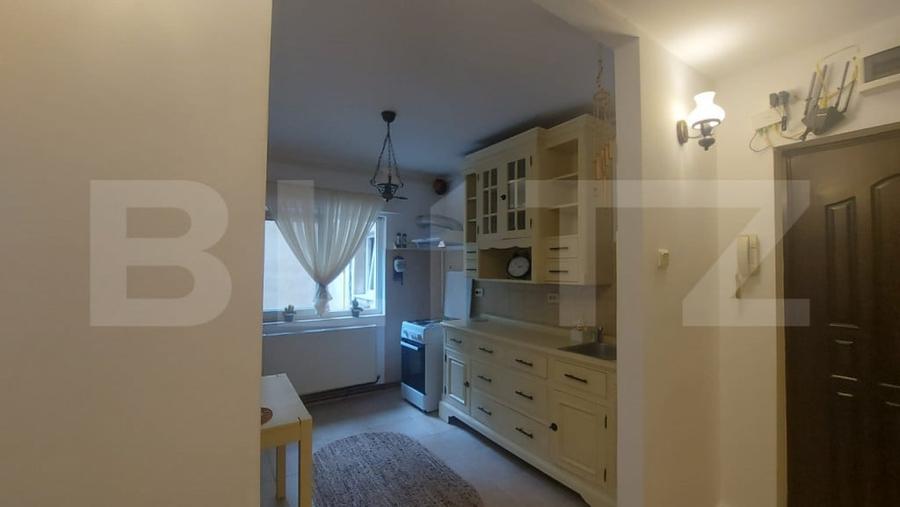 Apartament cu 3 camere decomandat în Careiului